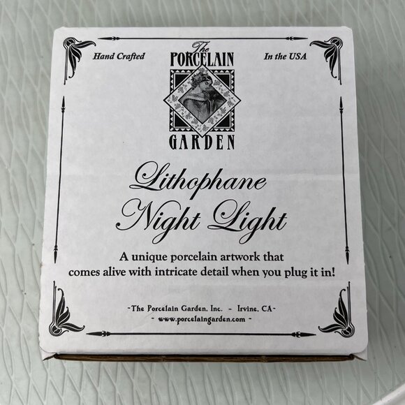 The Porcelain Garden Night Light Lithophane Wolf Wolves Curved USA NEW - Picture 3 of 9